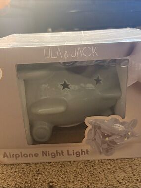 Lila & Jack Airplane Night Light - Gray